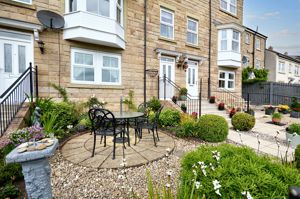 Front garden- click for photo gallery